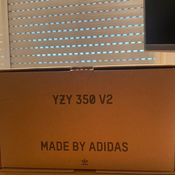 Yeezy Boost 350 V2 Onyx NEW main image 4